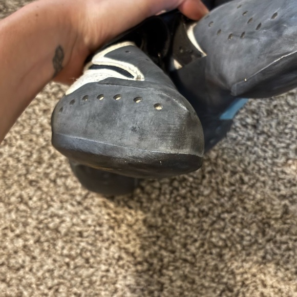 Scarpa Drago LV climbing shoes size EU 39/US 7.5
Women’s - Picture 6 of 10
